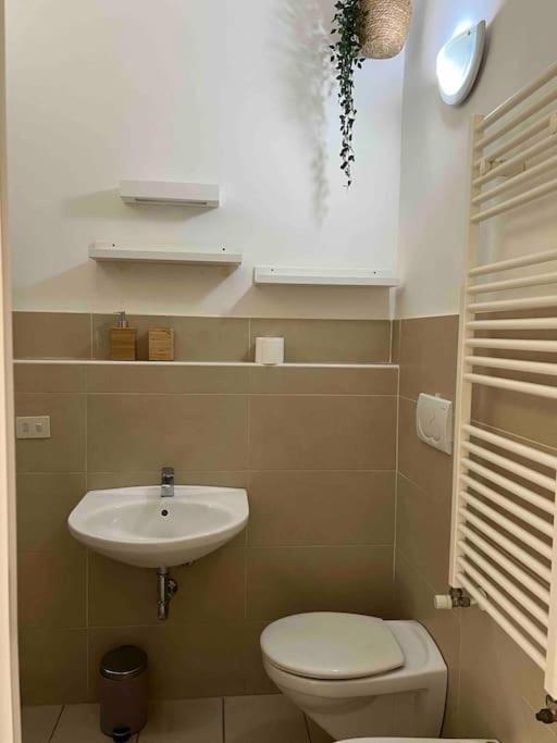 Tarra Place Milan Exterior photo